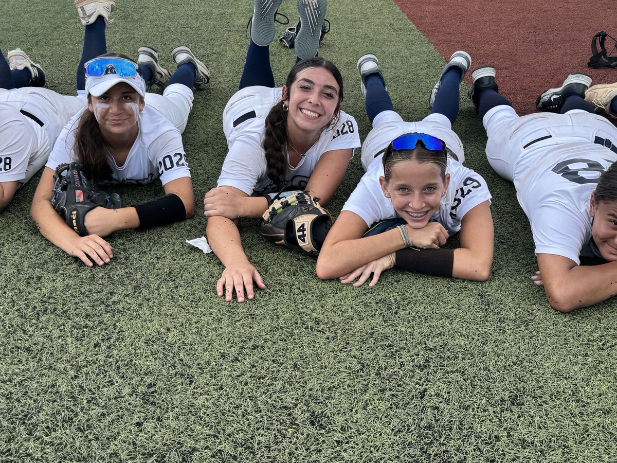 AvaHorswood_28's tweet image. And now we鈥檙e on to Summer 2025 with @RockGoldWalker! Couldn鈥檛 WAIT to get back with these coaches and my girls! The fun and wins started immediately.