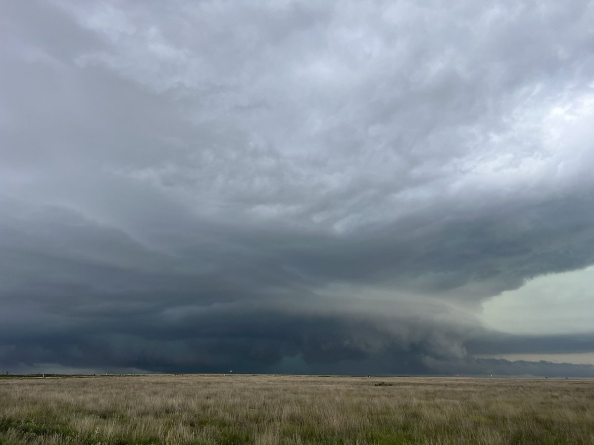 Monster supercell getting into Texhoma! #txwx #okwx