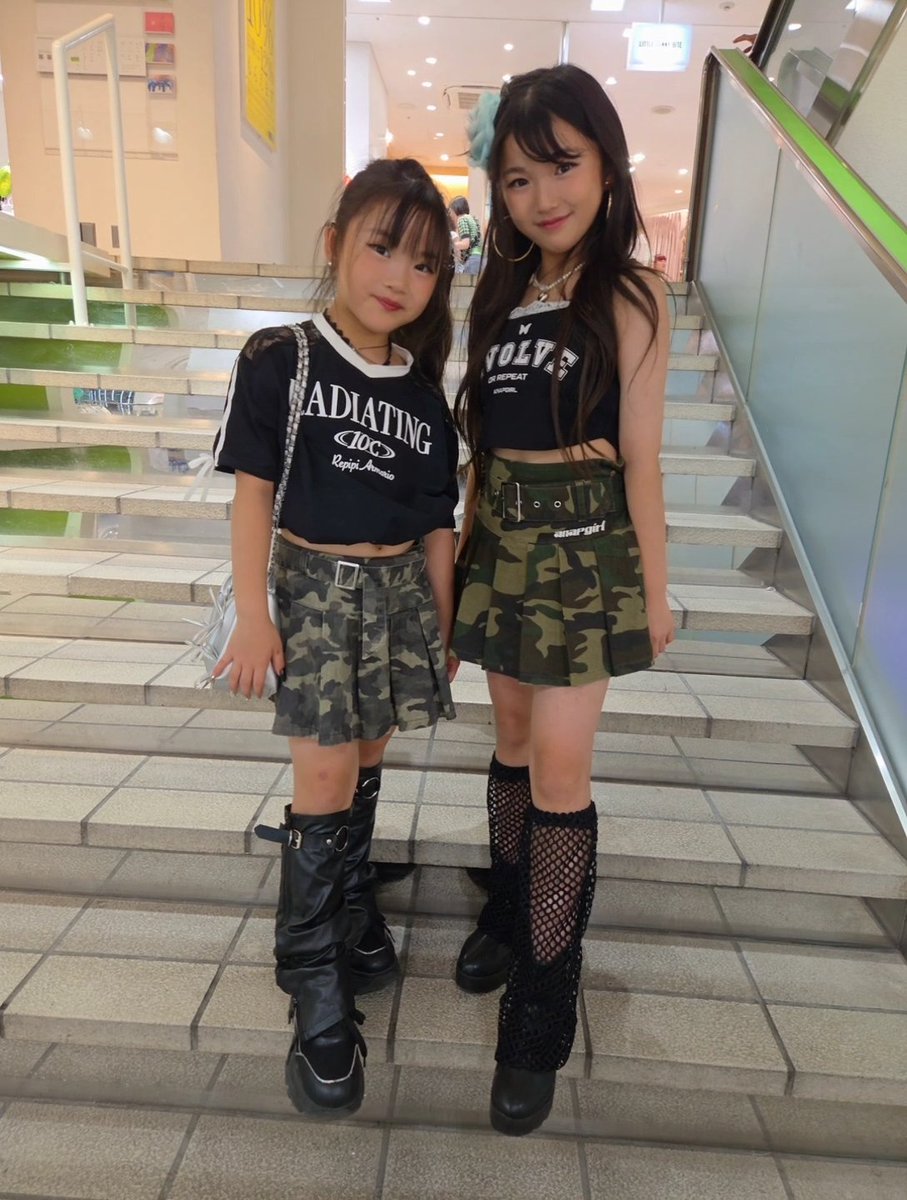RIONA00317's tweet image. おはよー👋😆✨☀️
昨日は部活と塾を終わらせてからッそっこーーで🏃💨💨ラフォーレのPRIVATEPARTYへ💕
ちょこっとしか居れなかったけどッ
Greenの世界で統一されたイベントたのしすぎた🩷
#ラフォーレ
#PrivateParty
#dresscode
#green