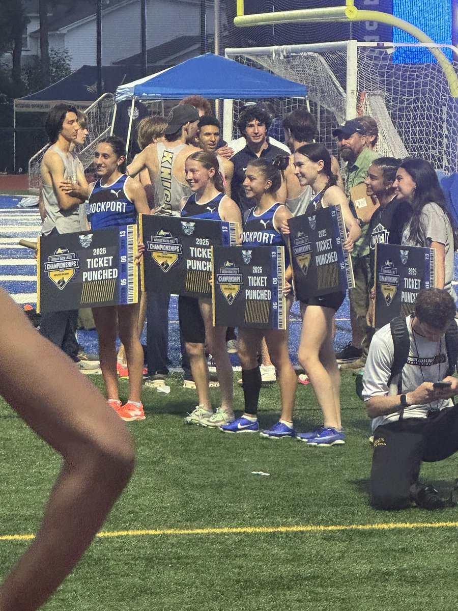 BCSDBlueDevils's tweet photo. Girls 4x 400 dominates and heads to the NYS Tournament!  Stella, Ella, Molly &amp; Mia!  Congrats https://t.co/NRDuqEj2Jv