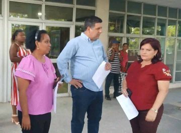 En los Hospitales Provinciales nuestra primera secretaria del PCC y el gobernador chequearo ñn la marcha de los mantenimientos constructivos, calidad de los servicios y apoyo de las empresas y organismos del territorio.  #UnidosXCuba #PinardelRío #CubaPorLaVida