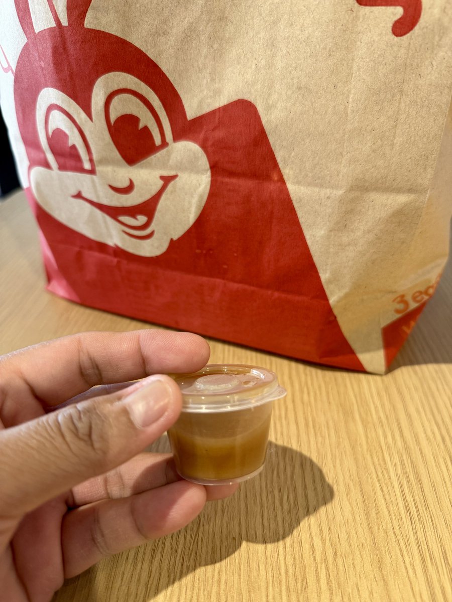 xiangarvida's tweet photo. What happened, @Jollibee?🥹 You lost one loyal customer today, eme!🤪 https://t.co/2Uwp1llQsB