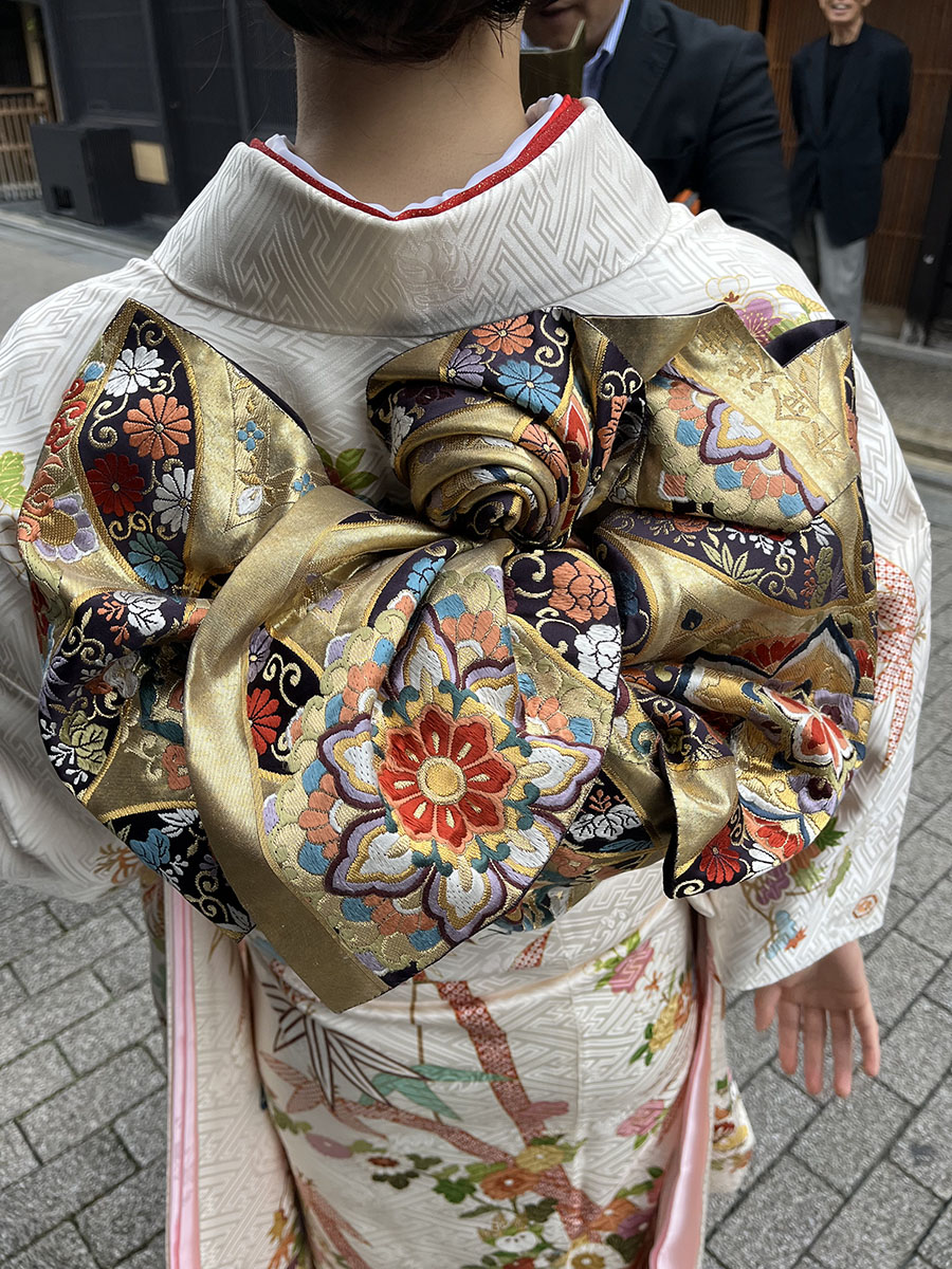 白地 染め分け 古典柄 京友禅 金駒刺繍 振袖 【公式通販】