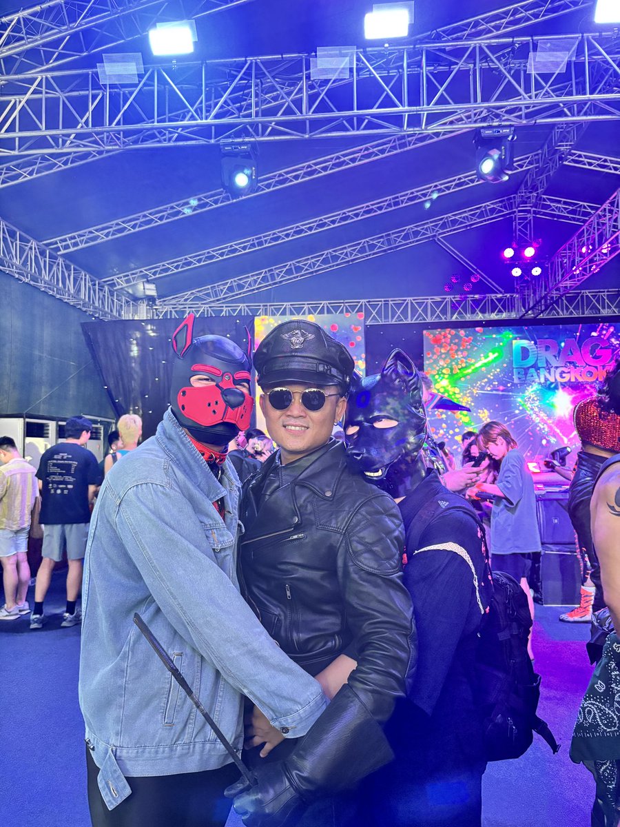 C'est la première année que je vais à une fête avec mon patron et je suis tellement heureuse ❤️ J'adore mon patron.😘❤️
🙏🏻 Et merci pour la tenue de papa.🙏🏻

👮🏻‍♂️<a href="/nakacurse/">อนฺธการ MasterDevaYouTH</a> 
👔☺️<a href="/tackytack55/">Tackytack _Black&Red Puppy 🔜 🇹🇼23-27 Oct 25</a>