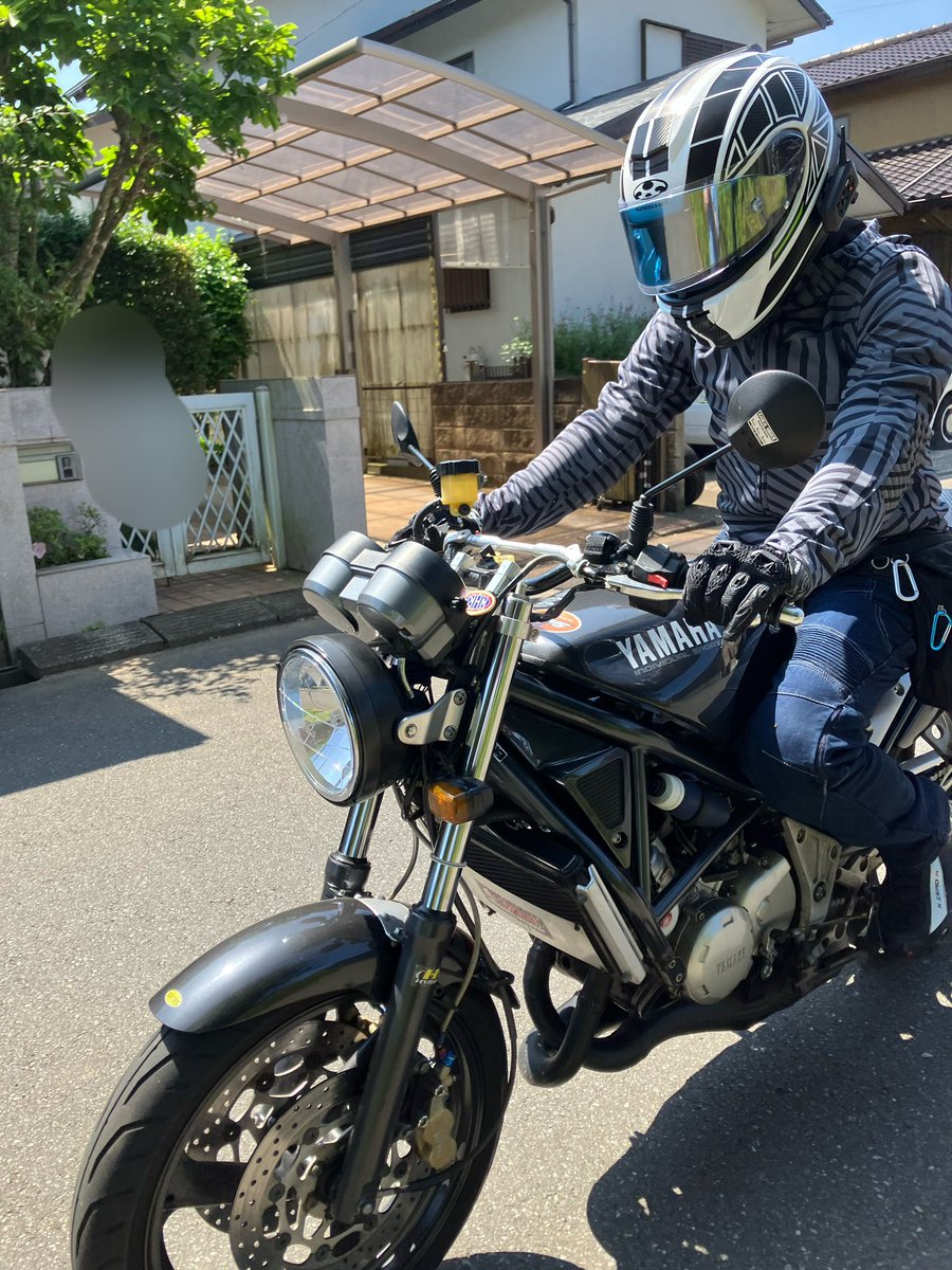 上半身だけ衣替え。