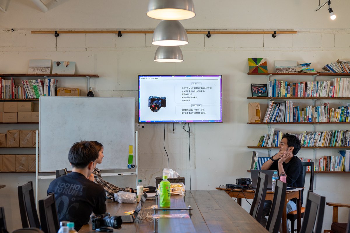 今日のトポセシアは、動画制作スクール『Editas OKINAWA ( <a href="/EditasOKINAWA/">Editas OKINAWA</a> )』が開催されています✨

企画作りから撮影・編集までの基本を2日間で学び、その後も長く一緒に学び続けられるスクールです👏

トポセシアはイベント会場としてのご利用もできますので、ぜひお問い合わせください🎵