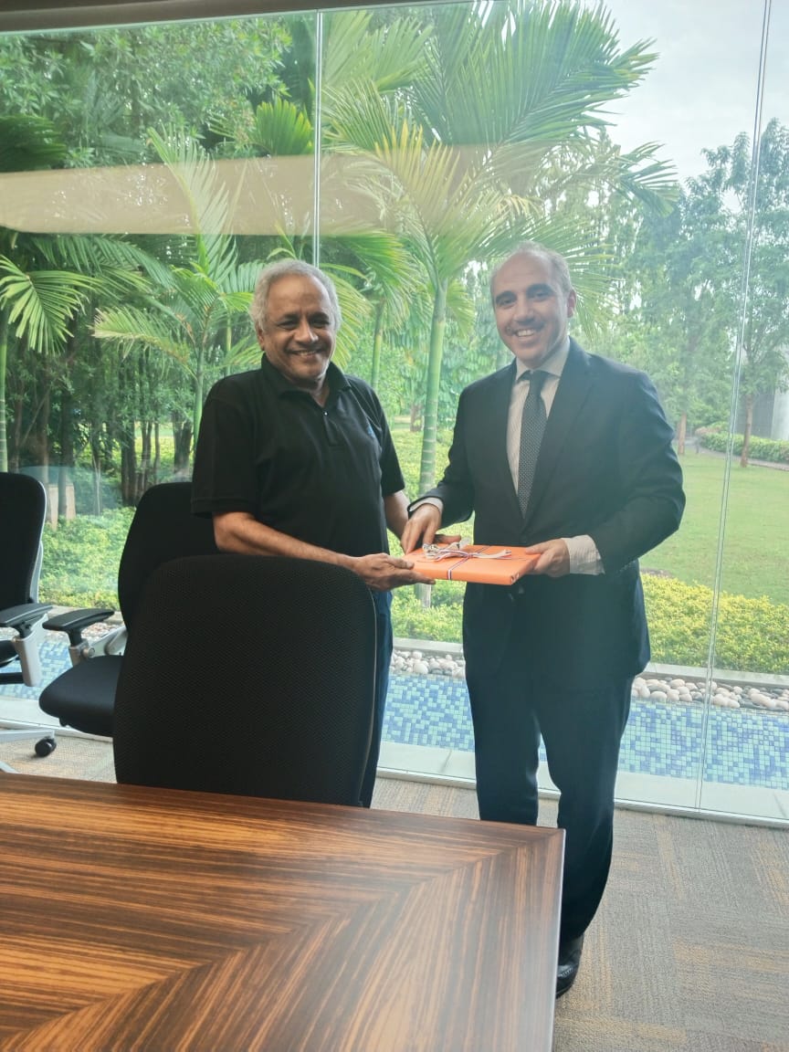 NL Consulate Mumbai (@nlinmumbai) on Twitter photo Inspirational meeting with S.Ravikumar <a href="/_bajaj_auto_ltd/">Bajaj Auto Ltd</a> <a href="/thebajajgroup/">Bajaj Group</a> discussed their presence in #Netherlands and future of mobility. Honored to have visited their plant & to see strong female workforce on the floor
#InvestinHolland #ElectricMobility #InclusiveWorkplace Inspirational meeting with S.Ravikumar <a href="/_bajaj_auto_ltd/">Bajaj Auto Ltd</a> <a href="/thebajajgroup/">Bajaj Group</a> discussed their presence in #Netherlands and future of mobility. Honored to have visited their plant & to see strong female workforce on the floor
#InvestinHolland #ElectricMobility #InclusiveWorkplace