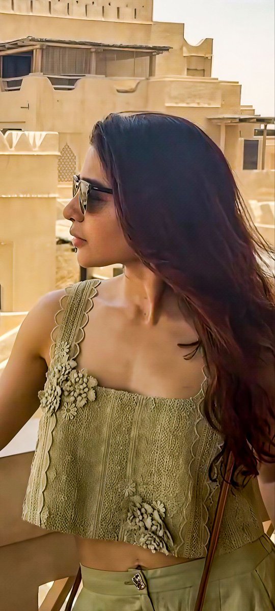 actresswall's tweet photo. Look at the day 
#SamanthaRuthPrabhu 
#DeepikaPadukone #AliaBhatt
#PriyankaChopra #KatrinaKaif
#AnushkaSharma #KareenaKapoor
#ShraddhaKapoor #KiaraAdvani
#JanhviKapoor #SaraAliKhan
#DishaPatani #RashmikaMandanna
#SamanthaRuthPrabhu #PoojaHegde #TamannaahBhatia https://t.co/0MOBRYHaDb