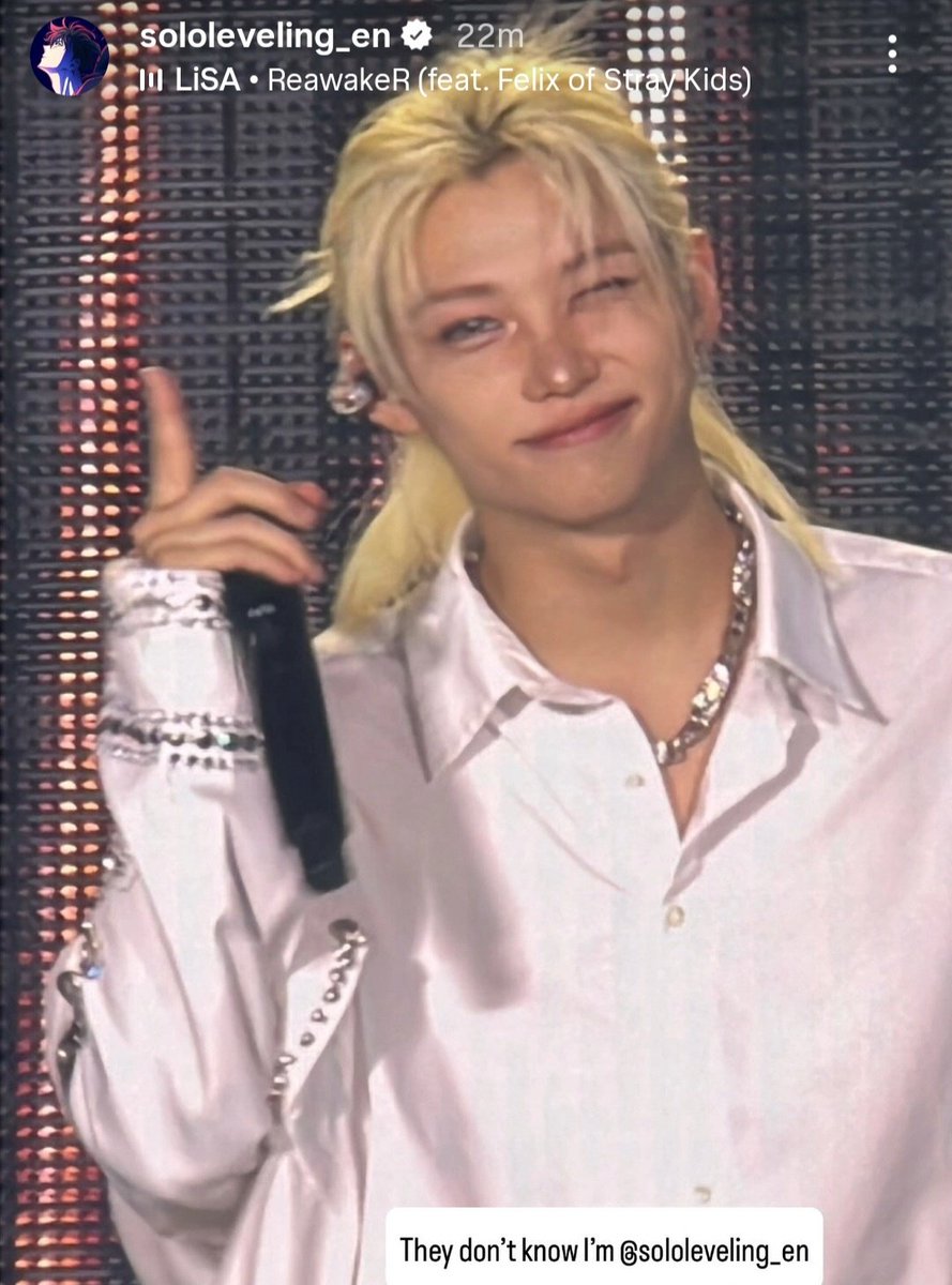 Oh my god!!! So cute!!!
<a href="/sololeveling_en/">Solo Leveling</a> is at the concert and shared a pic of Lee Felix on IG 😍

#Felix #dominATE_Arlington #straykids #SoloLeveling