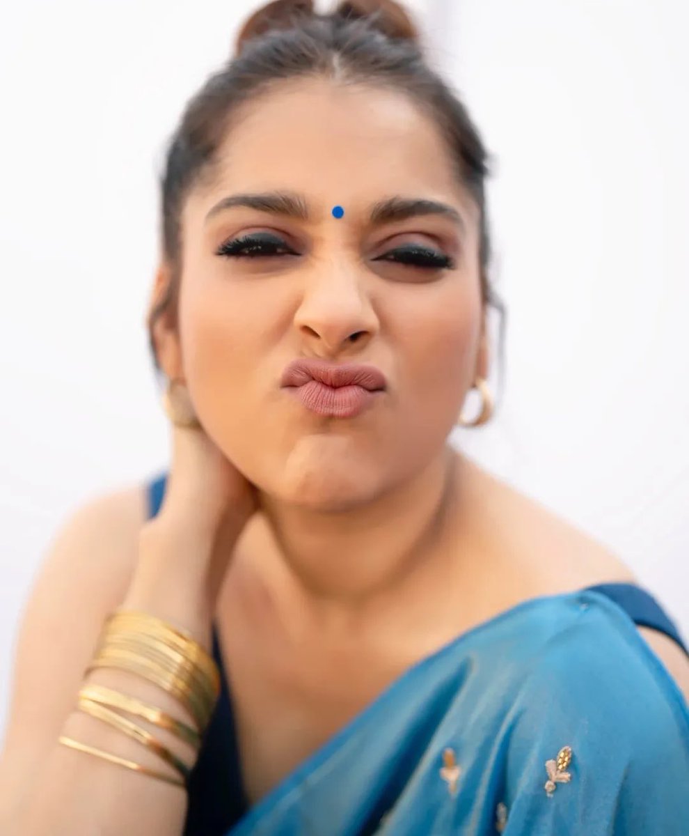 Tease him wisely to taste the happiness 🫦
Happy weekend 🫶