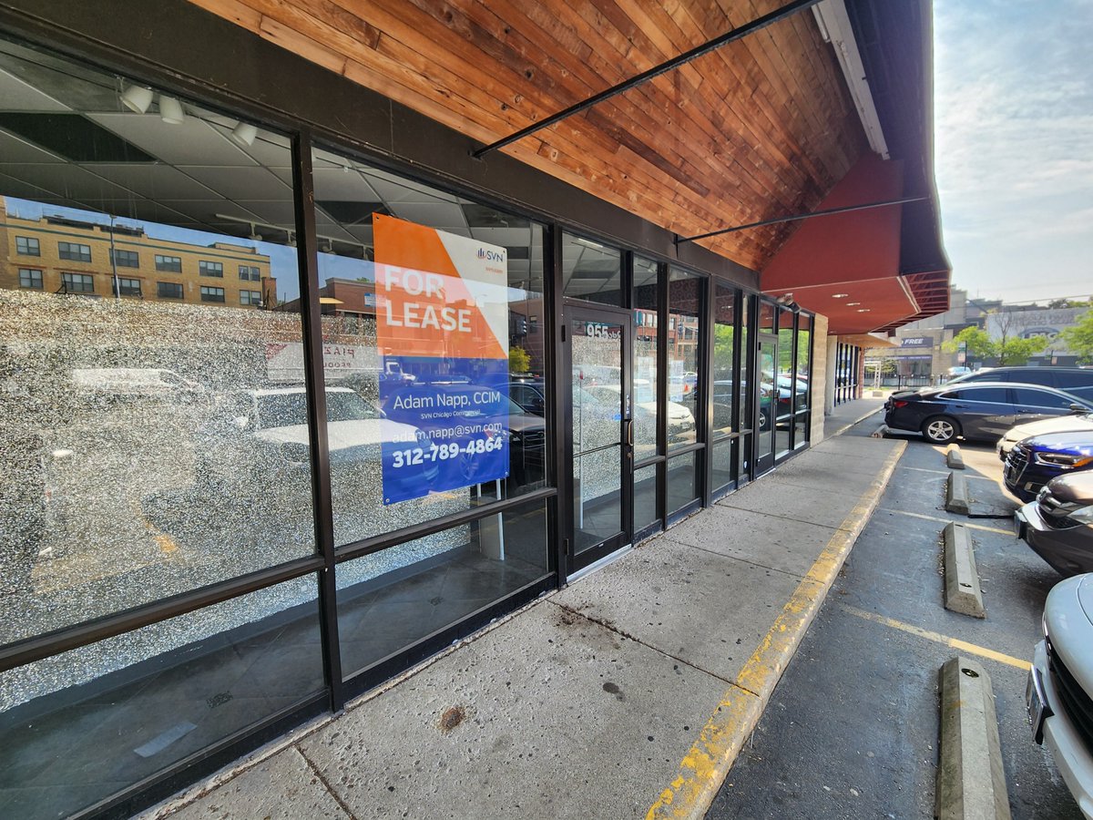 AdamNapp's tweet photo. @chicagobars Relax, this 'love' story will have a happy ending!  As the leasing agent, I’ve got two eager prospects—and the space isn’t even officially on the market yet.  Stay tuned, ya 'filthy suburbanites' https://t.co/54QtPkVmDy
