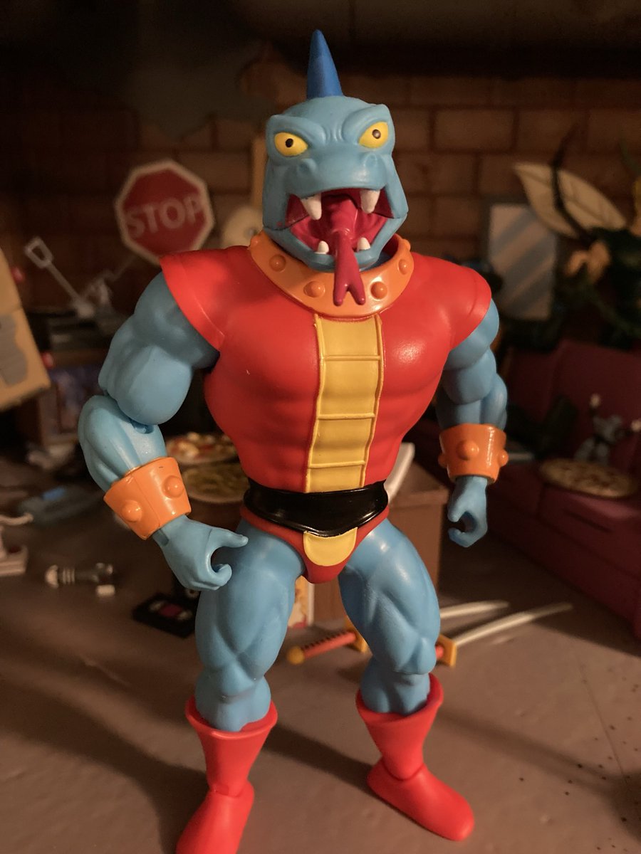Tmnt4M's tweet image. Pretty happy to have Orko in this scale! These cartoon origin figures are SO fun(& affordable)to collect. Basically what I wanted as a kid! Orko is my fav in the wave, Fang Man is a rare miss, imo😕The neck & head shape isn’t right. Boohoo
#motu #actionfgures @Mattel