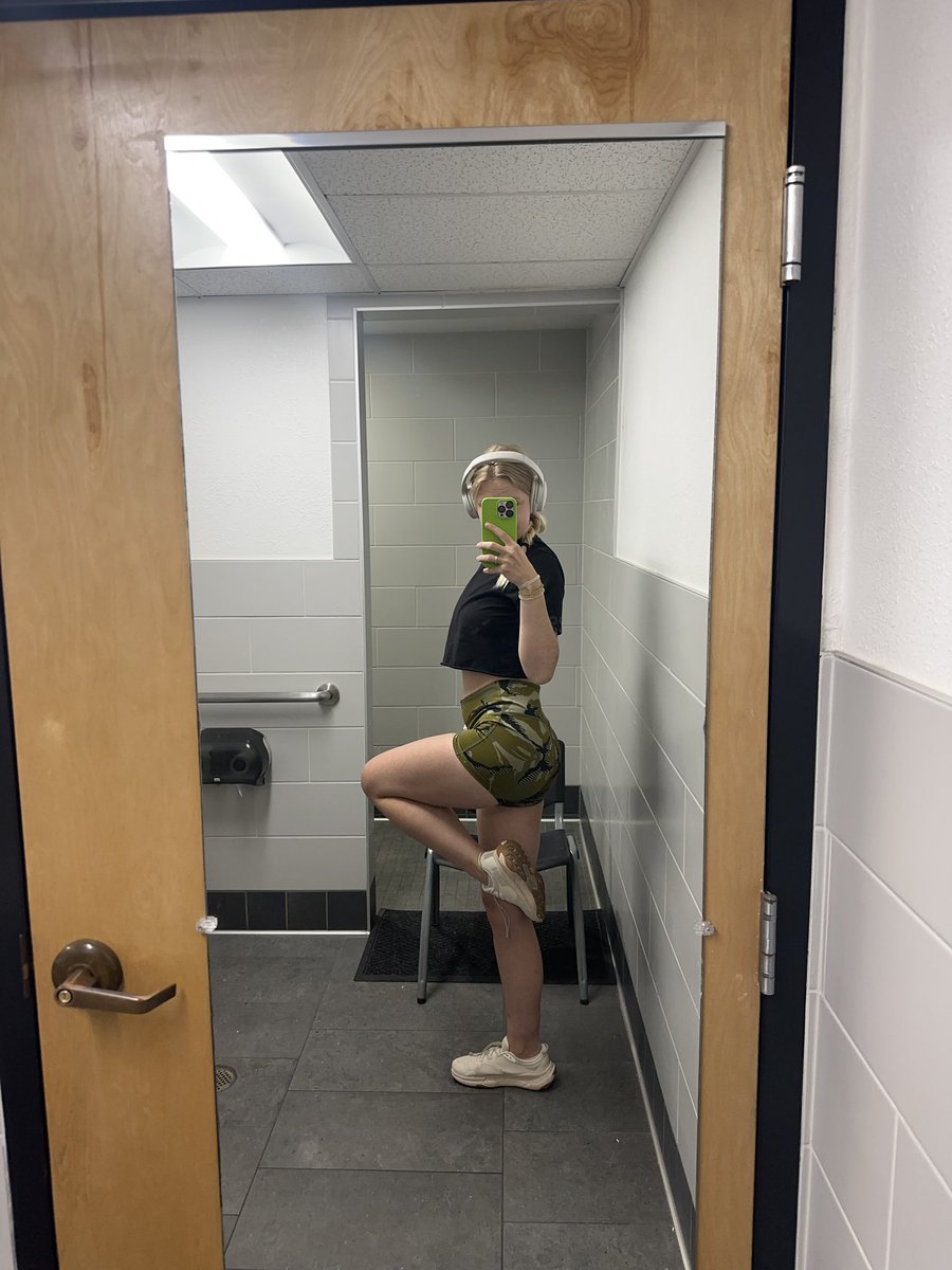 badmads1997's tweet photo. *insert camo joke here* 🤭🤭🤭 https://t.co/vm55JzilAv