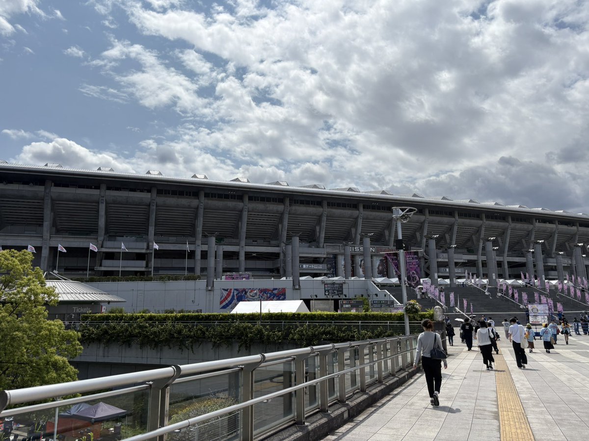 akari_smdn's tweet photo. OFFICIAL HIGE DANDISM LIVE at STADIUM 2025
2025.6.1 日産スタジアム

髭男がスタジアムに立つ姿をみれて凄く嬉しかったし、最強にかっこよかった！
曲や演奏、演出ももちろん素敵だったし、何よりも人として大好きだなと改めて感じました🙏
出会えて良かったいつもありがとう😭

#Official髭男dism https://t.co/XUCGRszTvJ
