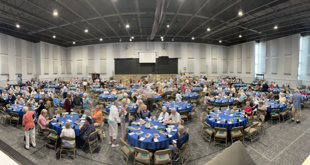 DuffieldMusic's tweet image. 560+ at @AmericasKeswick Hymn Sing — singing songs by @Gaithermusic. Honored to participate. 🙌🏻❤️