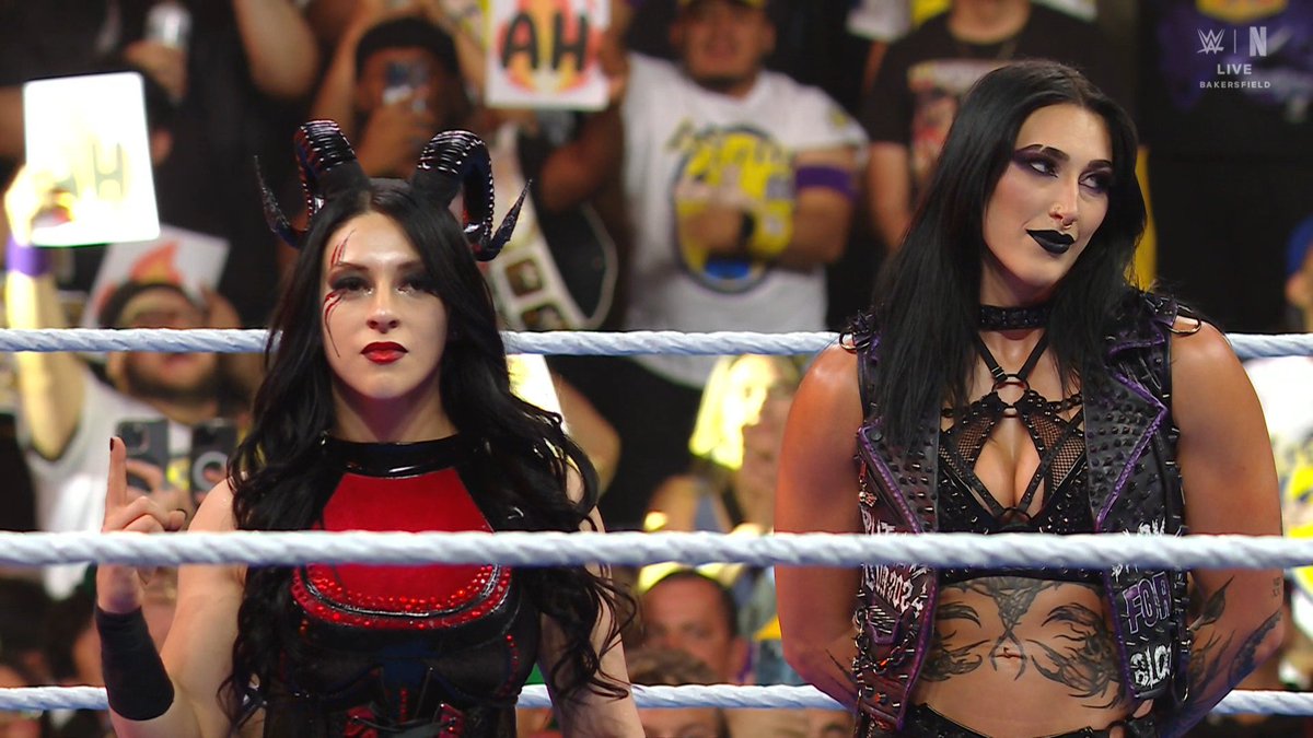 Fightful's tweet image. La Primera and Mami 

#SmackDown