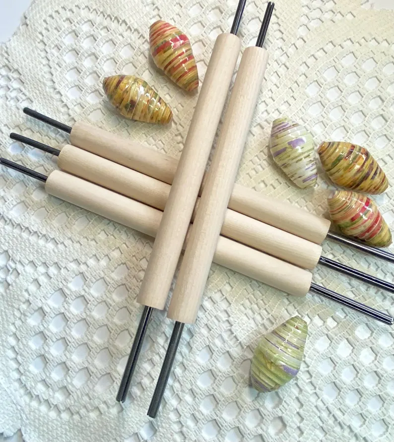 paperbeadboutiq's tweet photo. Paper Bead Rolling Tool, Bead Making Tool, Paper Bead Roller, *You receive One Tool* https://t.co/dRrvBIjtU4 via @Etsy #paperbeadtool #beadmakingtool #paperbeads https://t.co/gYVBoegPk2