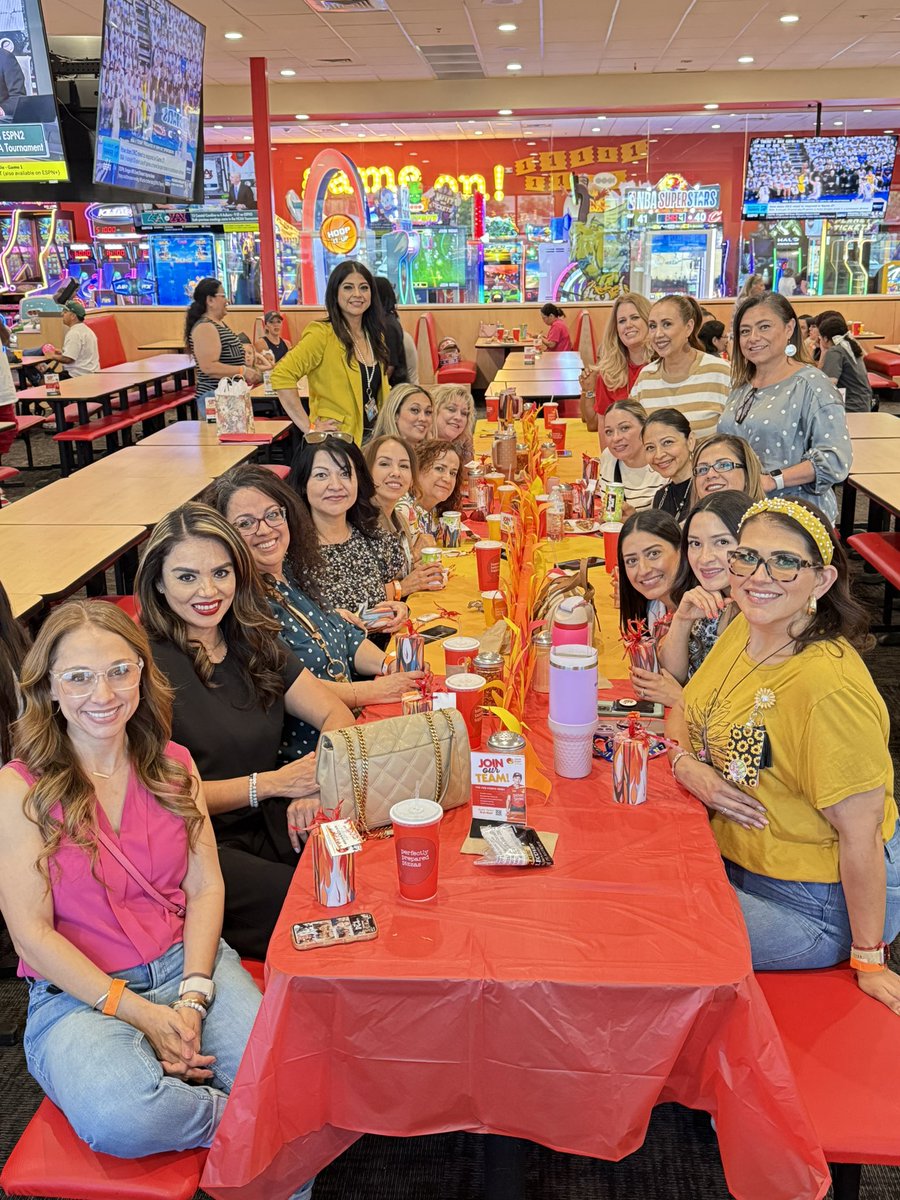 MTapia_CI's tweet image. ♥️ This beautiful team ended the 24-25 school year as they began… on fire!! 🔥🔥🔥 Lots of growth, lots of laughs, and lots of heart! #TeamSISD #SPEDStrong #ALLIN