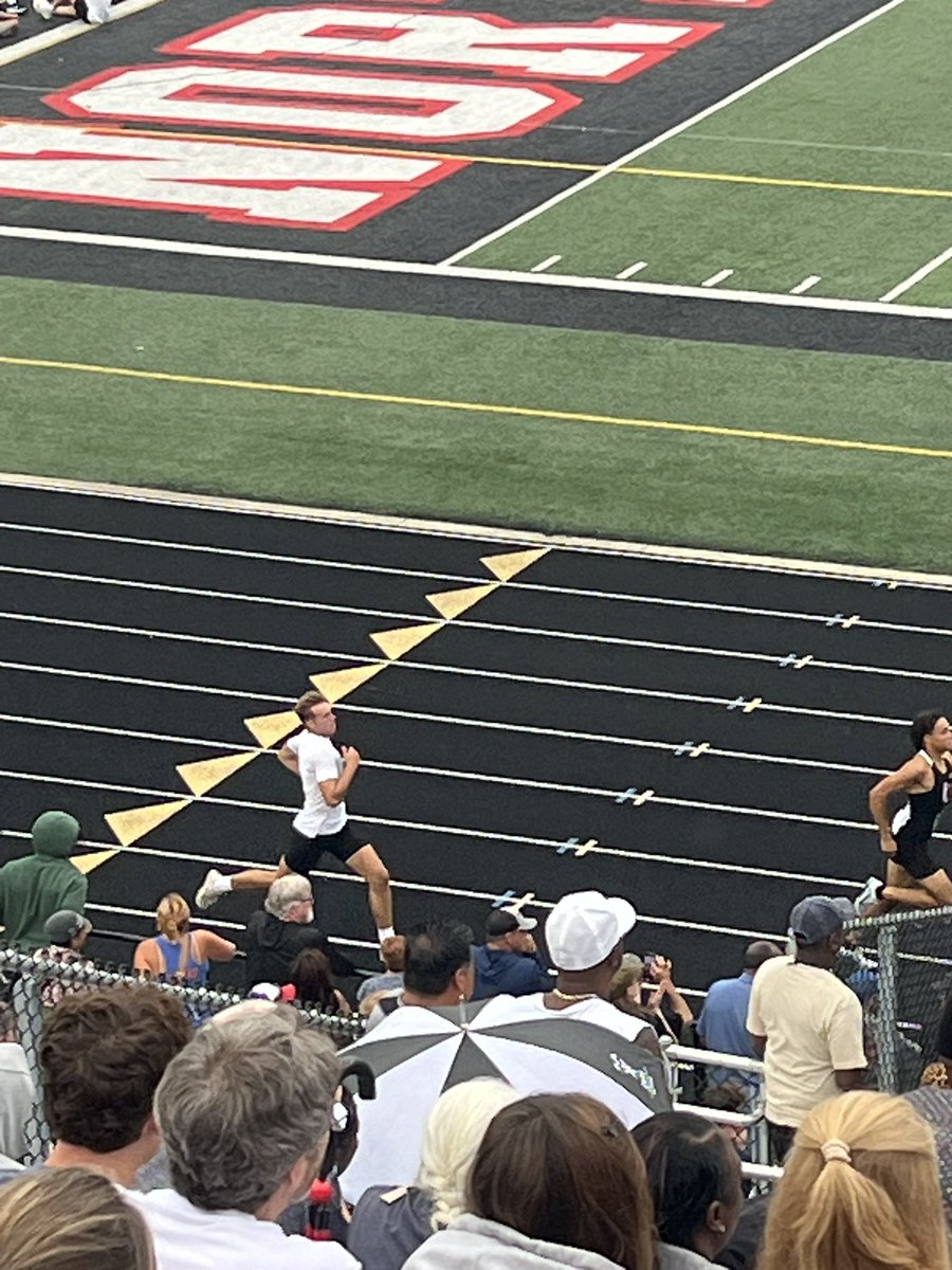 MinutemenCHS's tweet photo. We are so proud of all our boys track athletes that competed so hard at the IHSAA State Finals today. A special congratulations to Jack Yoder for placing 7th in the 800 meter run. https://t.co/QIiPqXpPnS