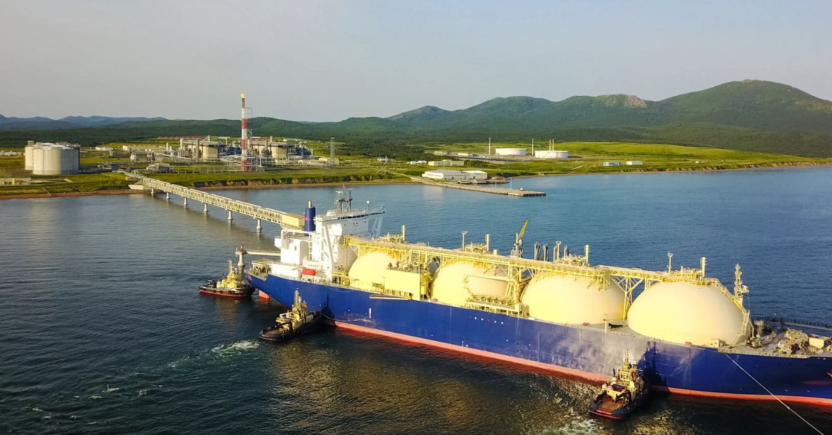 Vietnam Receives Commissioning Cargo At Second LNG Import Terminal 

Read the news here 👉marineinsight.com/shipping-news/… 

#Vietnam #Cargo #Russia #Import #Terminal #LNG #CaiMepTerminal #Maritime #MarineInsight #Merchantnavy #Merchantmarine #MerchantnavyShips