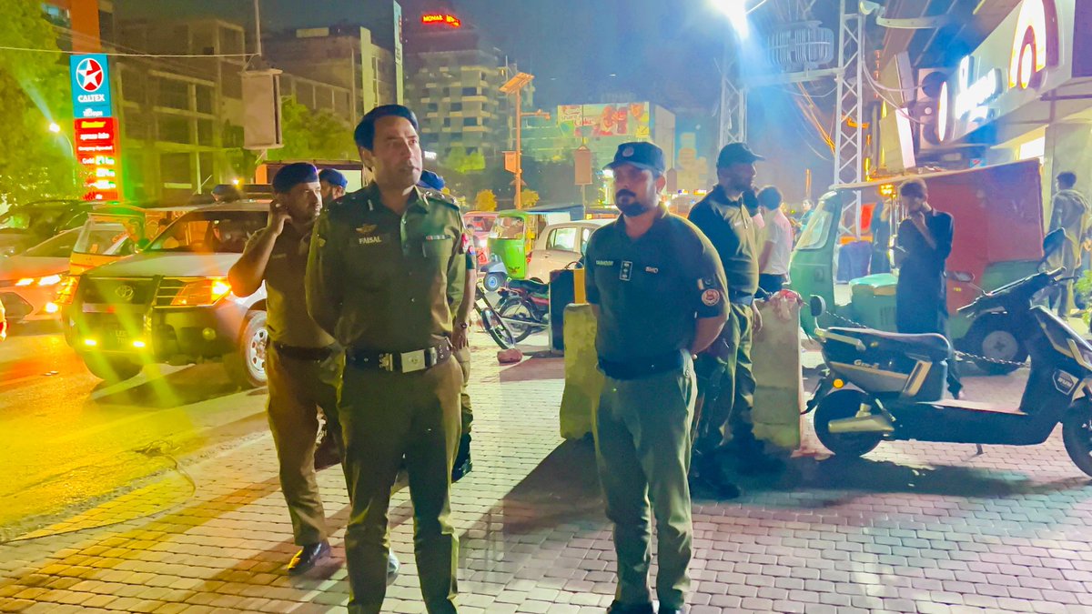 Lahorepoliceops's tweet photo. لاہور پولیس – آپ کی حفاظت، ہماری ترجیح!"
#عیدالاضحیٰ #LahorePolice #EidSecurity2025 #NightPatrol #SafeEid #PoliceOnDuty #EidWithSafety https://t.co/saAvbENwvy