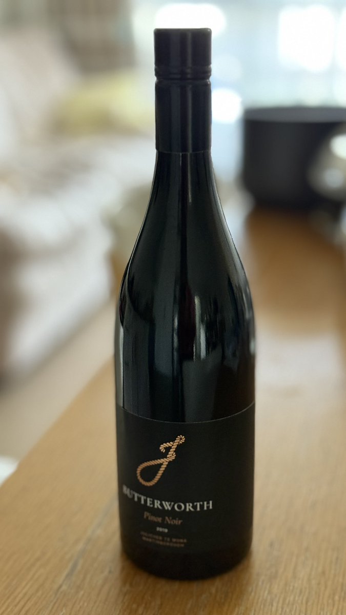 昨夜は20周年記念という事でこんな素敵なワイン🍷を頂きました‼️ありがとうございます♪