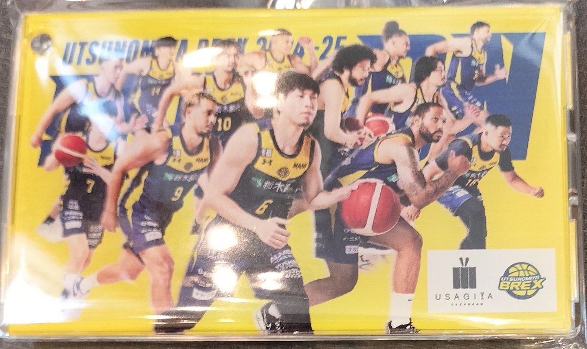 EnvyCodeRed's tweet image. うさぎやさん
記念ポスターの配布、ありがとうございました！
欲しかったもんみやを購入して無事ポスターをゲット。
帰ったらしっかりラミネートして飾ろうと思います♪
勿論しおりコンプ特典もゲット！嬉しくてニヤついちゃいますw
※早くも「断捨離」とかぬかして転売されていたのはムカつく！