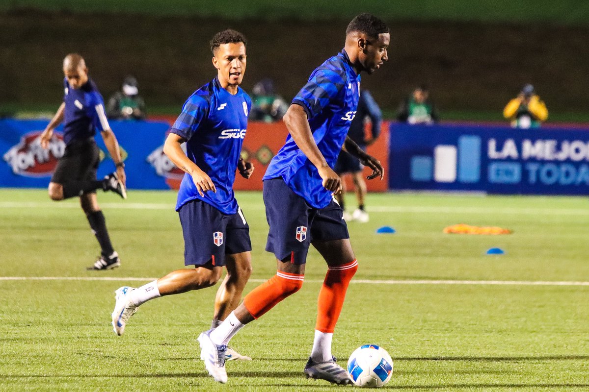 sedofutbol's tweet photo. Calentamientos 🔥🙌🏻🇩🇴 https://t.co/hv4AXJ431k
