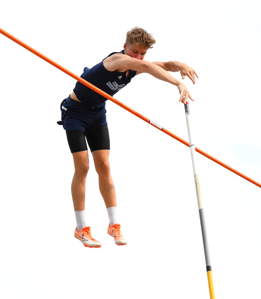 Congrats to @ccds_sports as Luke Schnieber takes 3rd place in the <a href="/OHSAASports/">OHSAA Sports</a> D3 state boys pole vault. More later on Cincinnati.com. <a href="/BConnellysports/">Brendan Connelly</a> <a href="/mlaughman/">Melanie Laughman</a> <a href="/ENQSports/">Enquirer Sports</a> <a href="/MiamiValleyConf/">Miami Valley Conference</a>