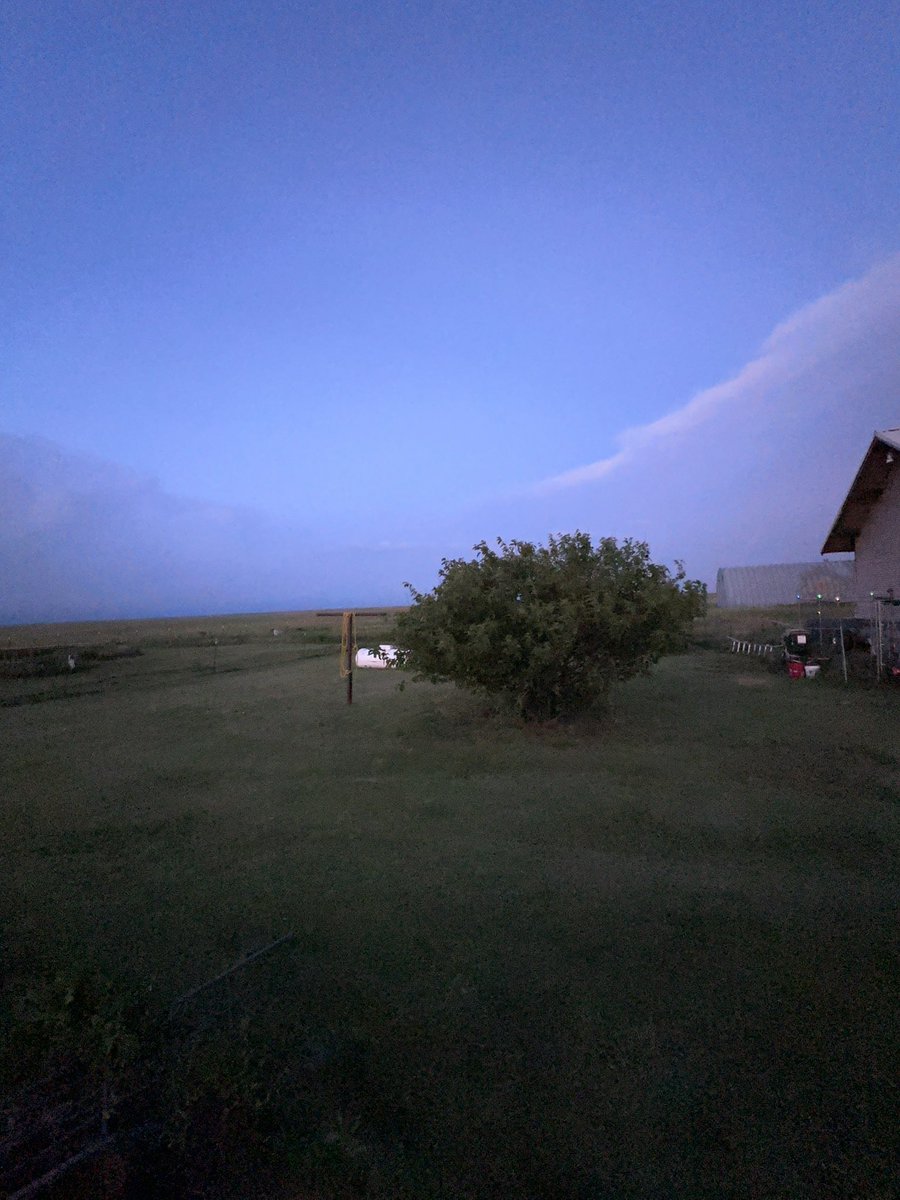 TheSladek's tweet photo. Beautiful looking storm up towards spearman, tx. #txwx https://t.co/SNgloB3WdN