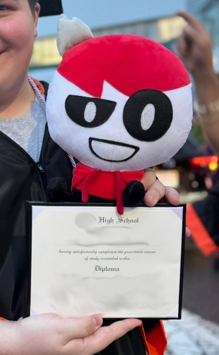 CraftedPin's tweet image. AT LAST! NO MORE SCHOOL! In other news, I finished typing up that thing you guys won’t stop bothering me about #objectshowcommunity #osctwt