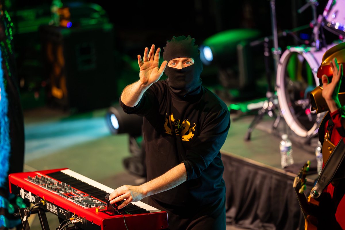 TaylorPettitt's tweet photo. Some photos I took of @ninjasexparty performing in Richmond and Raleigh on their Pure Elegance Tour! https://t.co/DXbWHqioat
