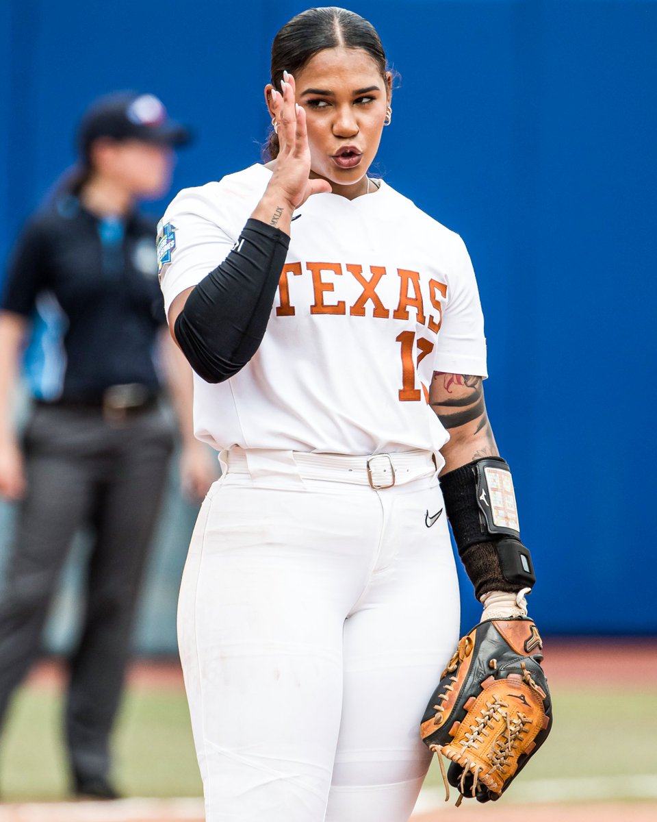 Mia Scott in the Women's College World Series Championship Finals WITH A TORN ACL 👏

◽️ 8 AB
◽️ 5 H
◽️ 4 R
◽️ 5 RBI
◽️ 2 HR
◽️ 2 BB