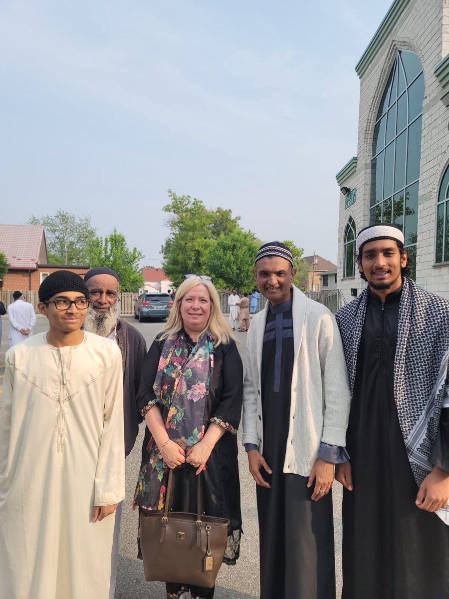 An honour to meet and celebrate Eid with residents across Ward 5—thank you for the warm hospitality, and beautiful conversations. Eid Mubarak to all who are celebrating! 🌙🕌✨
