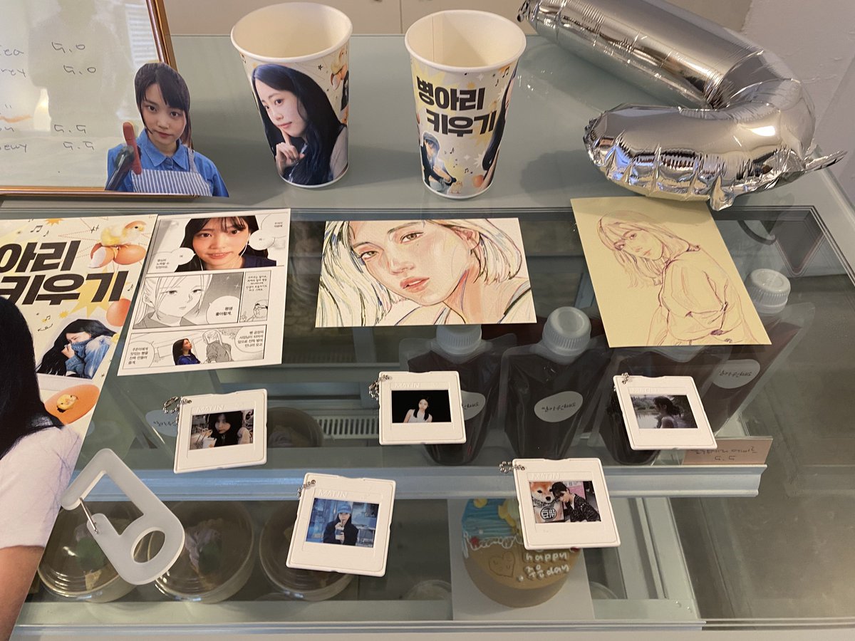 kimupbbo's tweet image. 🥚 카페 디피 완료되었습니다. 
🐣 카페를 이용하실 때는 1인 1음료 주문 부탁드립니다.
🐥 내부가 협소하니 이용에 참고 부탁드립니다
 카페 운영 시간은 공지사항 사진 참고 부탁드리며, 변경될 시 트위터로 공지합니다.

#병아리_성장프로젝트