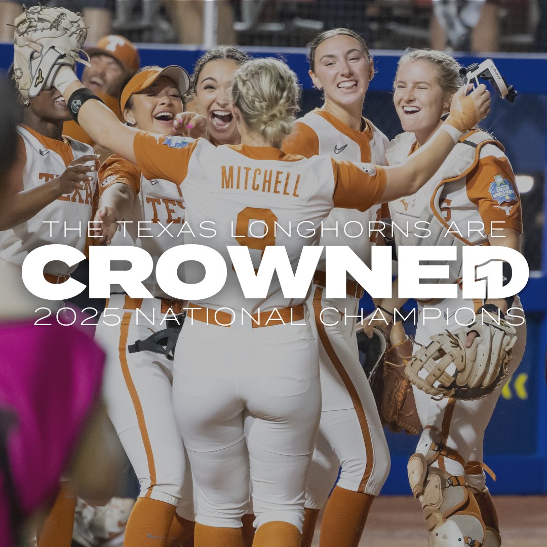D1Softball's tweet image. 𝙉𝘼𝙏𝙄𝙊𝙉𝘼𝙇 𝘾𝙃𝘼𝙈𝙋𝙄𝙊𝙉𝙎 🏆
The Texas Longhorns win their first WCWS title in program history.
Congratulations, @TexasSoftball 🎉