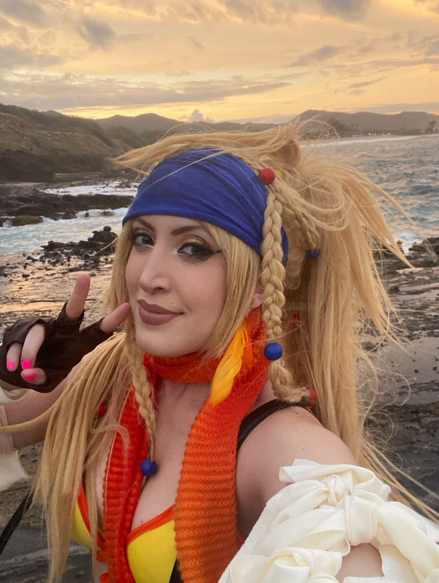 I’m playing FFXIV on Twitch.tv/vamplette