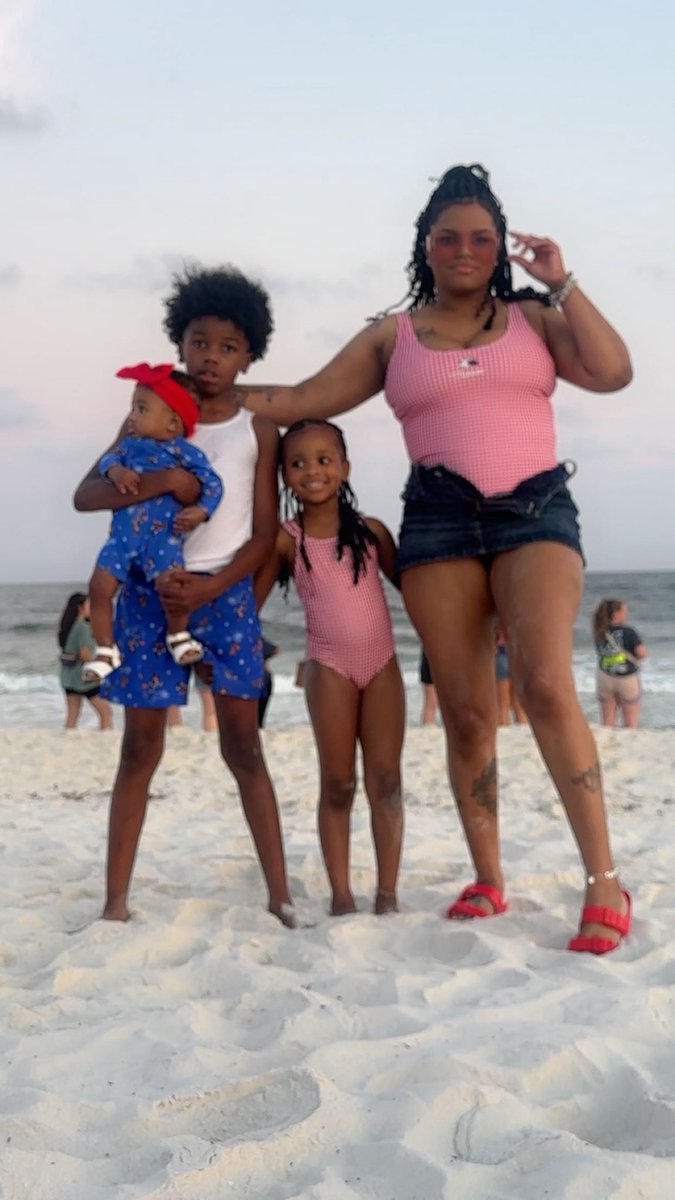 KJmyHEART_'s tweet photo. BEST THINGS IN LUFE ARE FREE โ๐โค๏ธ #family #minivacay #gulfshores https://t.co/QDNDzrTCQU
