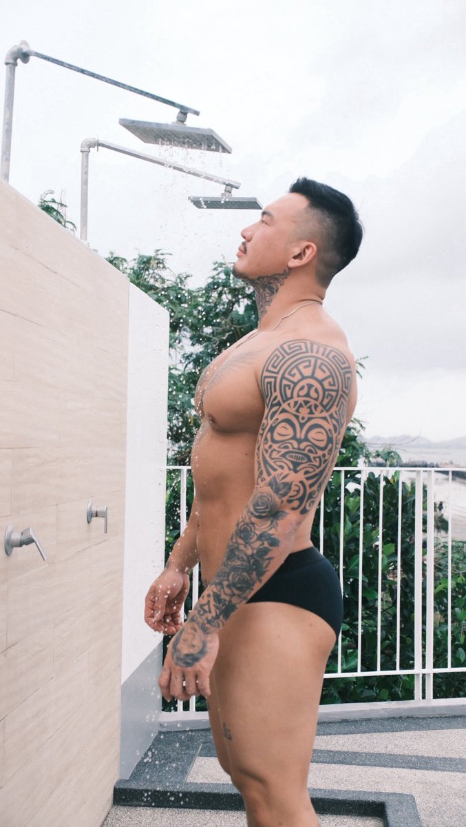 說真的
還沒穿過這麼好穿的內褲
彈性纖維材質拿來當泳褲
直接很理所當然

我穿XL
178.8/110（骨頭重）/腰圍38腰/臀圍110公分

官網價760/團購價650
墨綠/黑
想一起團購的私訊姓名/電話/7-11店到店