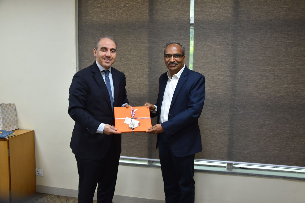 NL Consulate Mumbai (@nlinmumbai) on Twitter photo Consul General Nabil Taouati visited
<a href="/cdacindia/">C-DAC India</a> and discussed opportutnies for collaboration with the #Netherlands in areas of #Semiconductors #Quantum #Cybersecurity and R&D in order to further strengthen Indo-Dutch technology ties #InvestinHolland #Innovation #Pune Consul General Nabil Taouati visited
<a href="/cdacindia/">C-DAC India</a> and discussed opportutnies for collaboration with the #Netherlands in areas of #Semiconductors #Quantum #Cybersecurity and R&D in order to further strengthen Indo-Dutch technology ties #InvestinHolland #Innovation #Pune