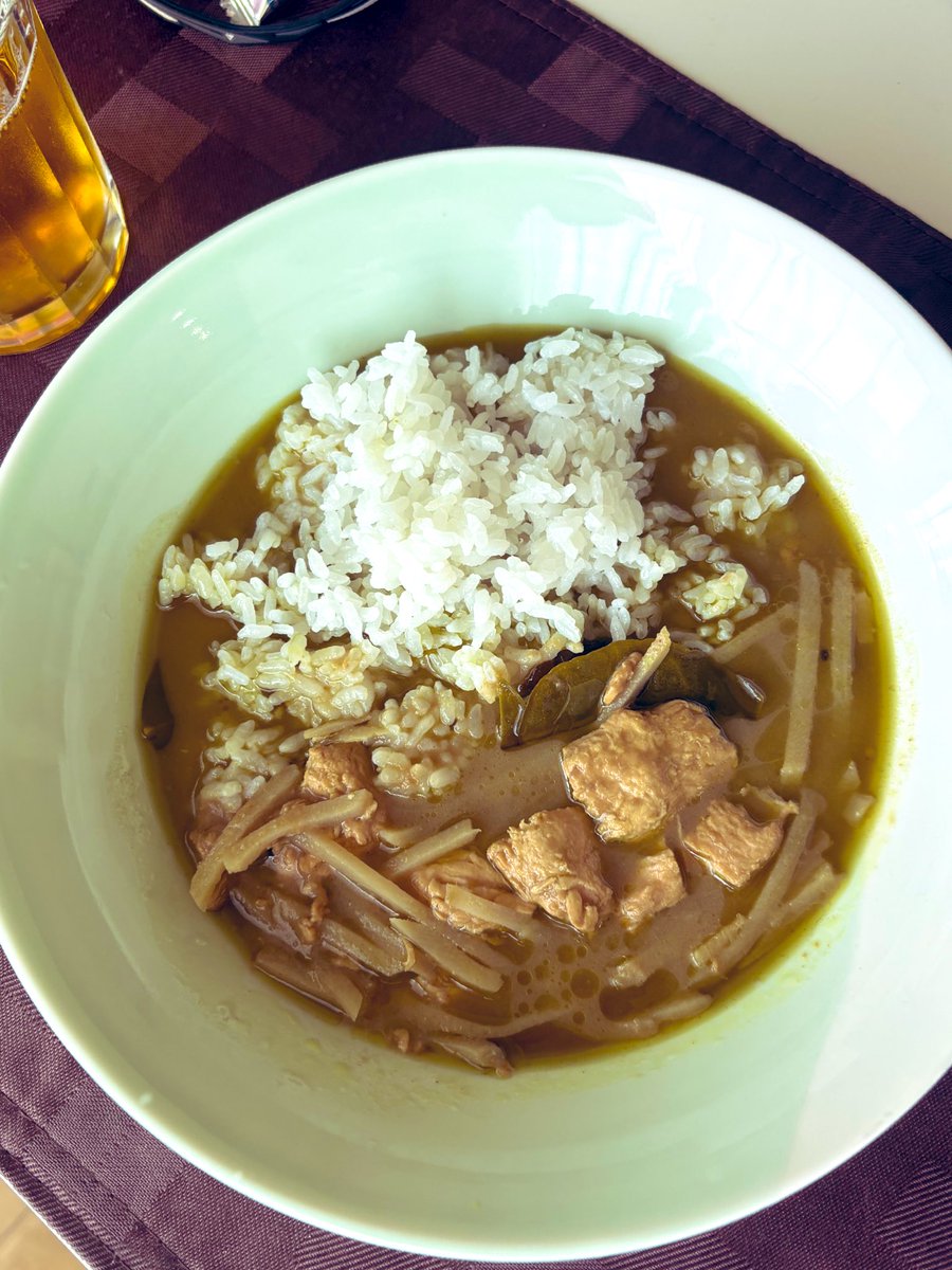 タイのグリーンカレー by🇹🇭タイの台所🇹🇭
なかなか本格的だ🎯
うまい😋😊🍛