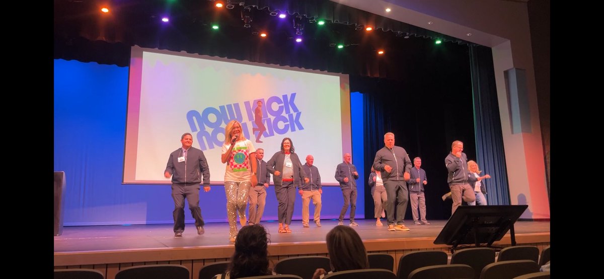 MrsHFishy's tweet image. Always 💟 the @DavisSchools R&amp;amp;R Conference! Educators show up! I learned from GREATS like @cnef @LindsayKemeny @SValdajos @MrJFawson  @KatieScholer @HerbstRachelle wish it would last 3 more days so I can make it all the amazing sessions offered! I’m so lucky to #TeachInDavis  🩵