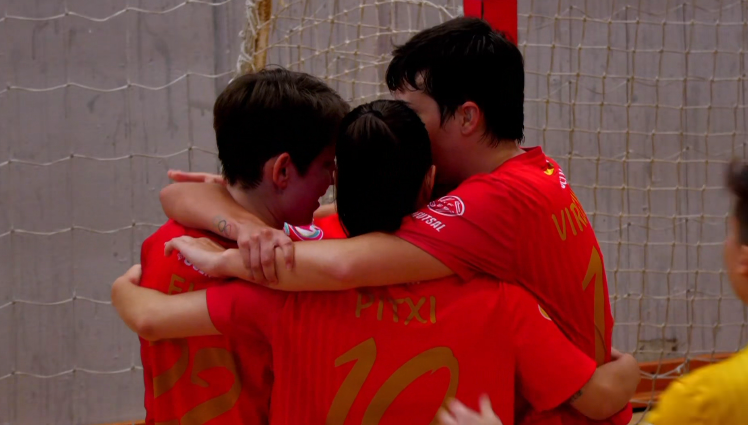 Deportes CMM (@deportescmm) on Twitter photo 🔴 EN DIRECTO
😍¡GOOOOOOL DE CHILOECHES, AUMENTA SU RENTA EN LA ELIMINATORIA!
🆚 <a href="/bembrivefs/">Bembrive FS</a> 0-1 <a href="/CDChiloeches/">CD Chiloeches</a>
📺Sigue el partido en <a href="/CMM_Play/">CMMPlay</a>
cmmedia.es/play/deportes/… 🔴 EN DIRECTO
😍¡GOOOOOOL DE CHILOECHES, AUMENTA SU RENTA EN LA ELIMINATORIA!
🆚 <a href="/bembrivefs/">Bembrive FS</a> 0-1 <a href="/CDChiloeches/">CD Chiloeches</a>
📺Sigue el partido en <a href="/CMM_Play/">CMMPlay</a>
cmmedia.es/play/deportes/…