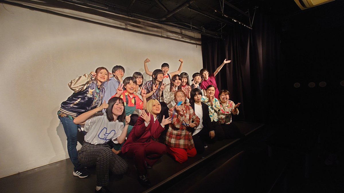 skey626's tweet photo. 昔から、ショーが好きなんだなって。若手の芸人さん、頑張ってほしい！！次はもっちーのネタも楽しみにしてる！！
#大きな声でごあいさつ
#モチダ・ポ・ソフィ
#本気プリプリボンバー https://t.co/PxUwYMMi9B