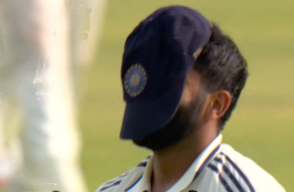 No support from the other bowling end, no support from the fielders