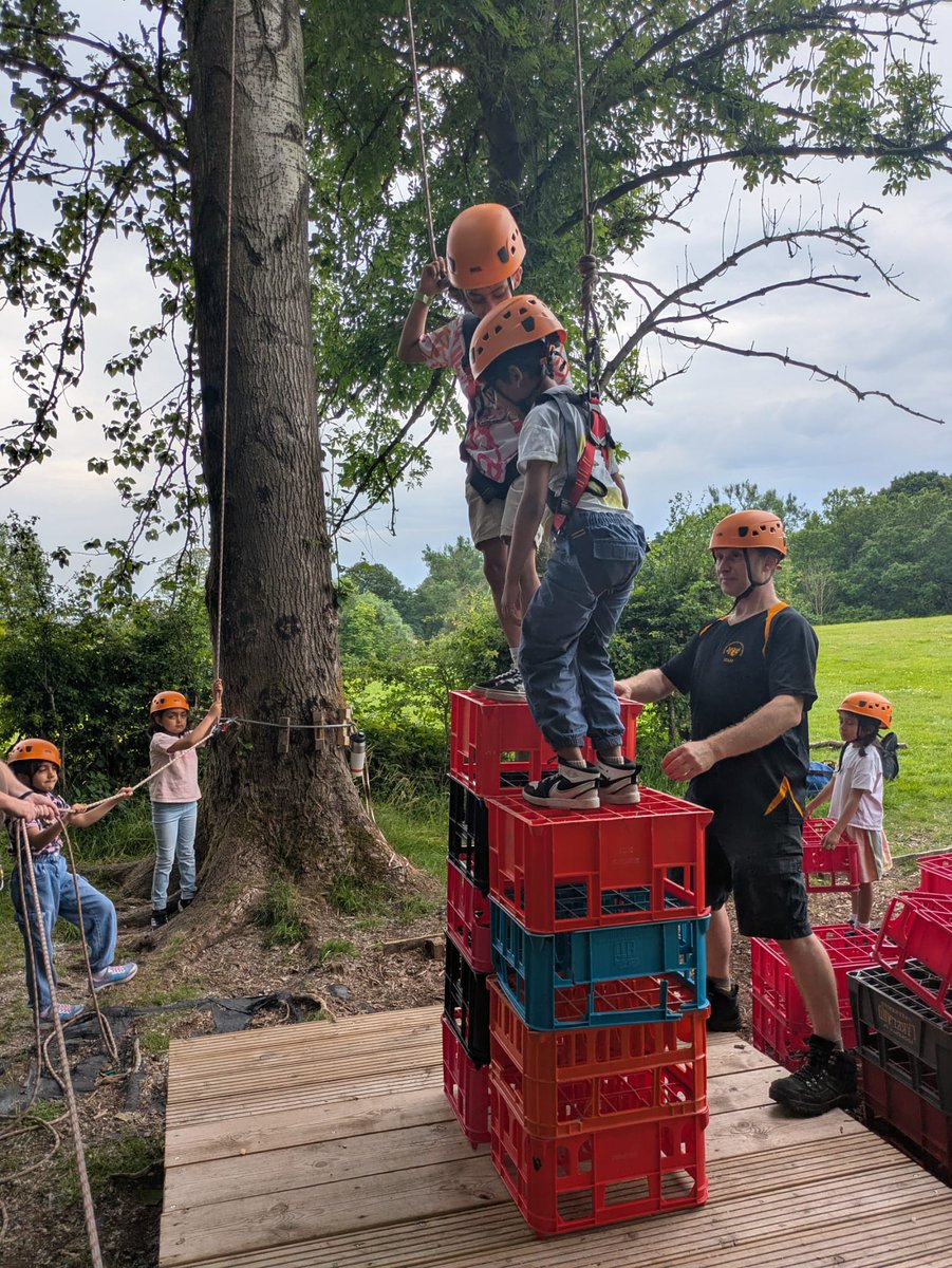 Our Beaver Scouts have been on a great adventure today at Bowley Scout camp. They've been crate stacking, raft building and enjoyed  playing in the forest. 
@Scouts
#outdoorlearning
#Nature
#WeAreStar