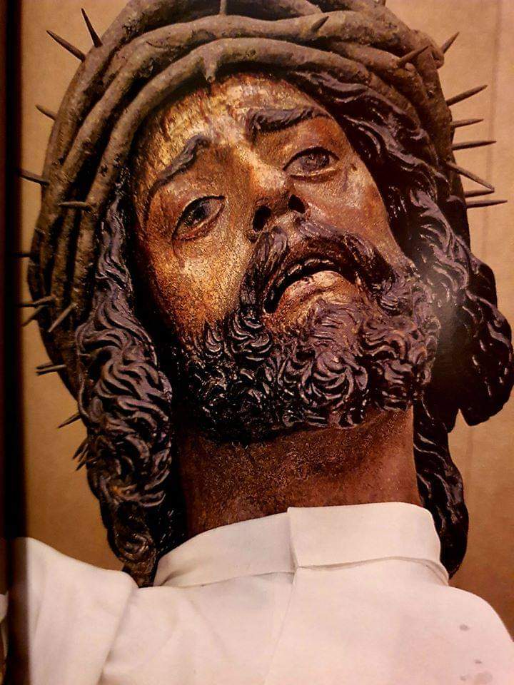 El Señor del Gran Poder antes y después de su restauración por los hermanos Cruz Solís (2006). Un trabajo exhaustivo que no dio pie a revuelo ni especulaciones.