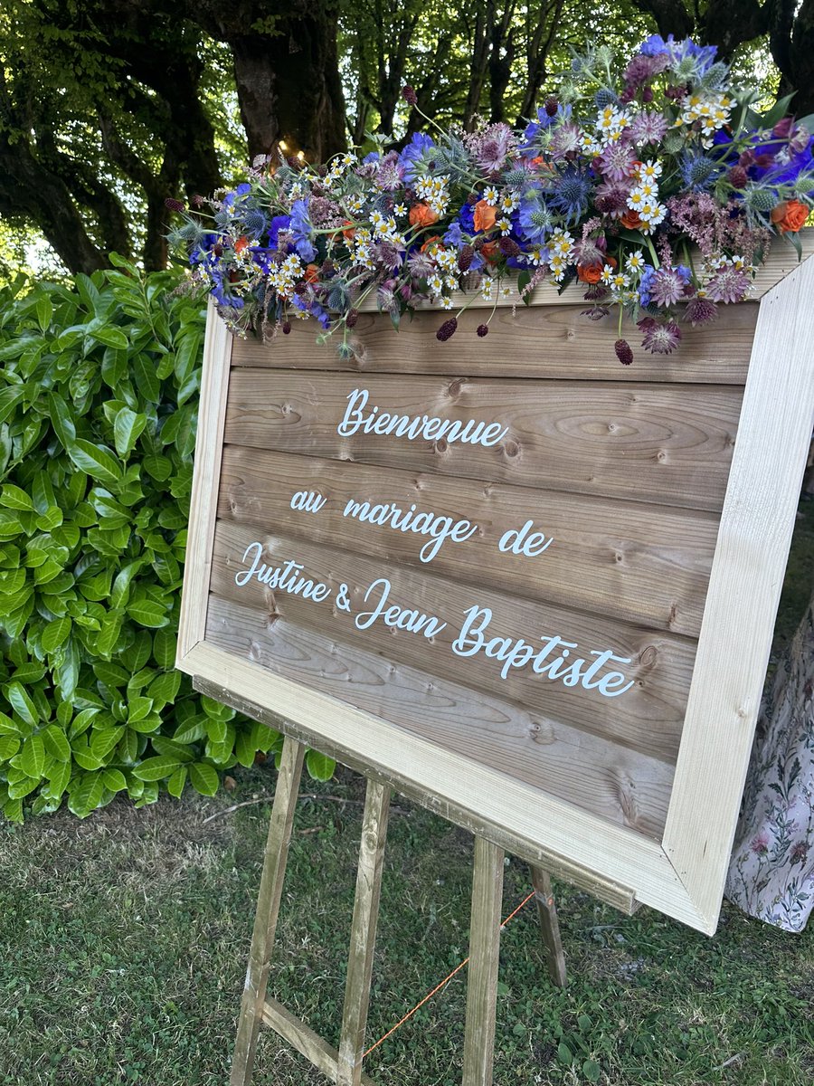 UDSP 39 (@udsp_39) on Twitter photo #Mariage 💒 | de Justine & Jean-Baptiste notre trésorier général, aujourd’hui à Arbois. Toutes nos félicitations et tous nos vœux de bonheur aux mariés ! 🤩 l’Union fait la force 😉 <a href="/guyon_j/">GUYON Jérôme</a> <a href="/ClmentComte1/">Clément Comte</a> <a href="/Rondot_Raphael/">Raphaël Rondot</a> <a href="/phuguenet/">Philippe Huguenet</a> <a href="/PompiersFR/">Pompiers de France</a> <a href="/RICHARD_Sy25/">RICHARD Sylvain</a> <a href="/Prefet39/">Préfet du Jura</a> <a href="/BoslandJP/">Jean-Paul Bosland</a> #Mariage 💒 | de Justine & Jean-Baptiste notre trésorier général, aujourd’hui à Arbois. Toutes nos félicitations et tous nos vœux de bonheur aux mariés ! 🤩 l’Union fait la force 😉 <a href="/guyon_j/">GUYON Jérôme</a> <a href="/ClmentComte1/">Clément Comte</a> <a href="/Rondot_Raphael/">Raphaël Rondot</a> <a href="/phuguenet/">Philippe Huguenet</a> <a href="/PompiersFR/">Pompiers de France</a> <a href="/RICHARD_Sy25/">RICHARD Sylvain</a> <a href="/Prefet39/">Préfet du Jura</a> <a href="/BoslandJP/">Jean-Paul Bosland</a>