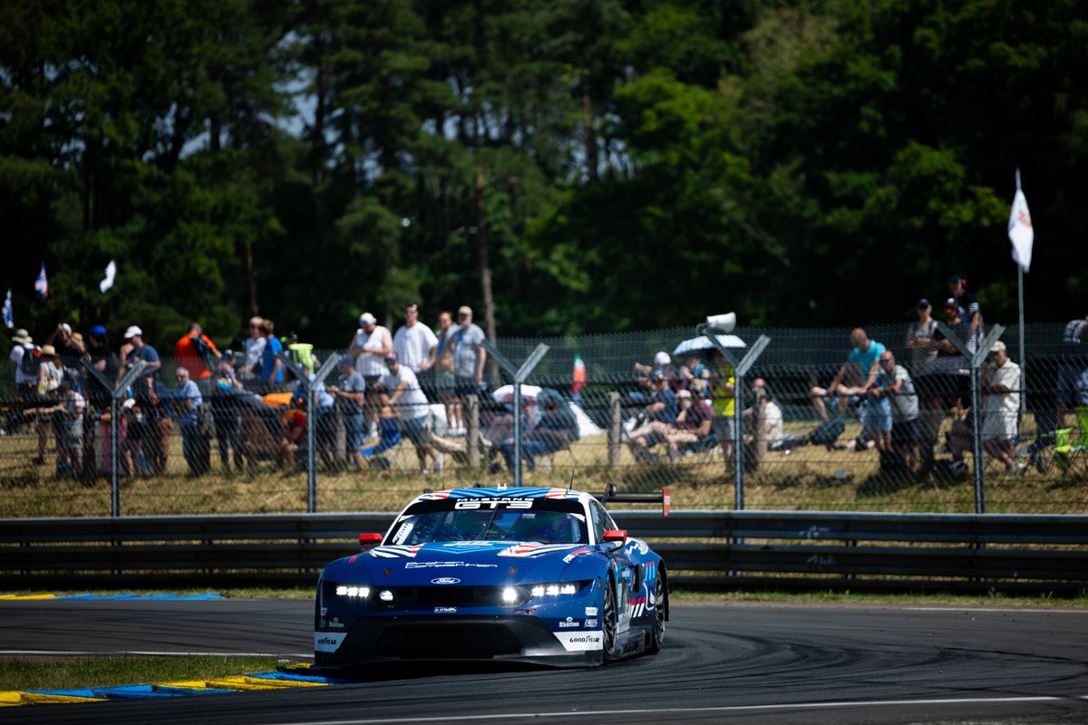TheWorldofGT3's tweet image. While we wait this red flag out, have you noticed that the Ford Mustang GT3 has an extra set of endurance lights underneath the normal headlights? This is a SP9 special!

📸: Haupt Racing Team | Ford Performance 
#24hNBR