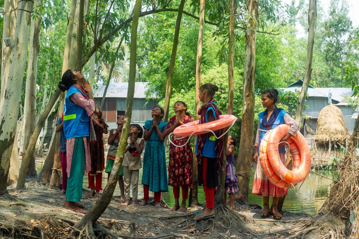 #FloodVolunteers such as Disha are the true heroes of their communities. They #savelives during disasters and prepare others to swim to safety. This is what the #SendaiFramework envisions: risk reduction rooted in community strength. And this is what the Kyoto spirit demands: